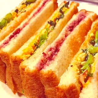 大ボリューム！小松菜とウインナーのサンドイッチ♪